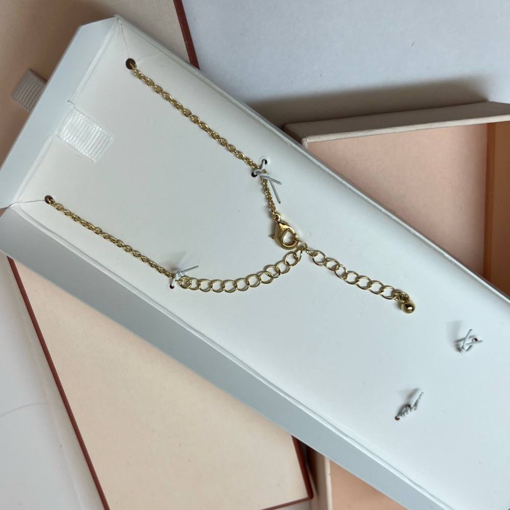NWT ⚜️🤍⚜️ Camila Coelho Gorgeous Gold Clover Necklace - Picture 16 of 16